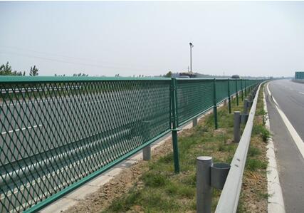 高速公路护栏网 高速公路护栏网
