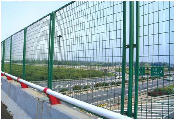 高速公路护栏网 高速公路护栏网
